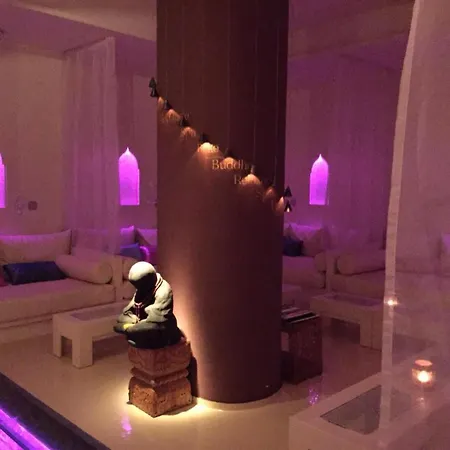 Dioro Luxury - Free Parking - 3bdr - 2bathr Apartment *