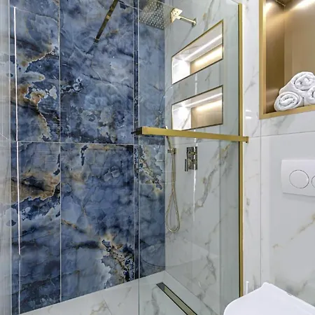 Dioro Luxury - Free Parking - 3bdr - 2bathr