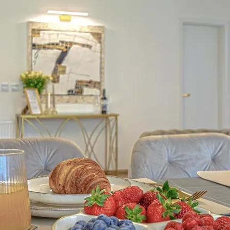 Apartment Dioro Luxury - Free Garage Parking - 3 Separate Bdr - 2bathr - Ac - Self Check-in *