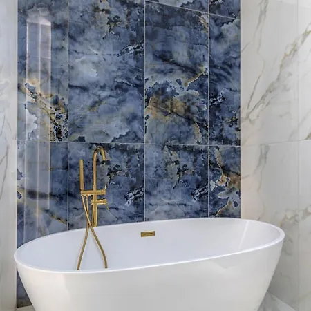 Dioro Luxury - Free Parking - 3bdr - 2bathr Budapest