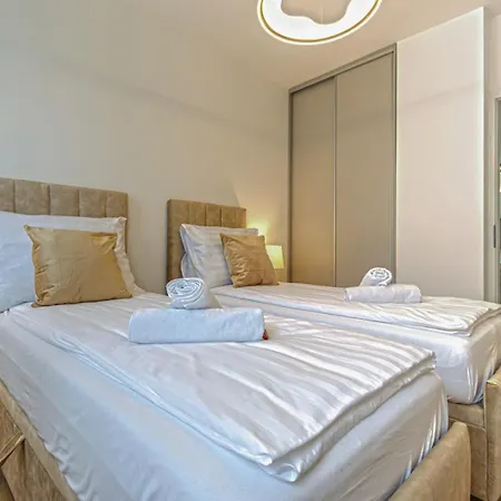 Dioro Luxury - Free Parking - 3bdr - 2bathr