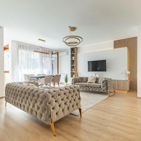 Dioro Luxury - Free Garage Parking - 3 Separate Bdr - 2bathr - Ac - Self Check-in *