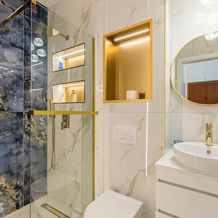 Appartamento Dioro Luxury - Free Garage Parking - 3 Separate Bdr - 2bathr - Ac - Self Check-in Budapest