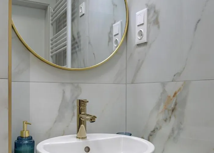 Dioro Luxury - Free Parking - 3 Separate Bdr - 2bathr - Ac - Self Check-in *