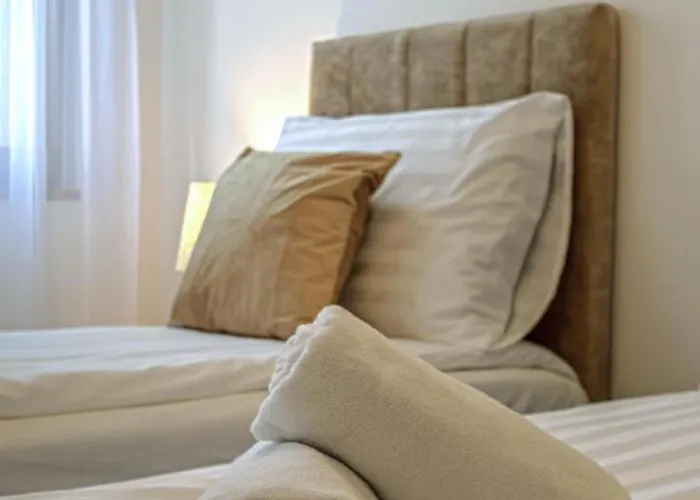 דירה Dioro Luxury Residence - Free Parking - 3 Separate Bdr - 2Bathr - Ac - Self Check-In בודפשט