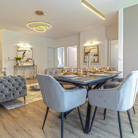 Dioro Luxury - Free Garage Parking - 3 Separate Bdr - 2bathr - Ac - Self Check-in Apartman *