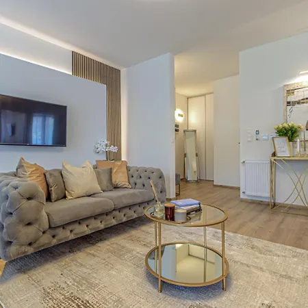 Dioro Luxury - Free Garage Parking - 3 Separate Bdr - 2bathr - Ac - Self Check-in Apartman *