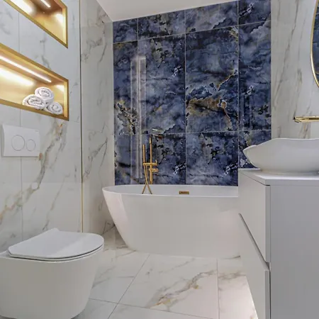 Dioro Luxury - Free Garage Parking - 3 Separate Bdr - 2bathr - Ac - Self Check-in Apartman *